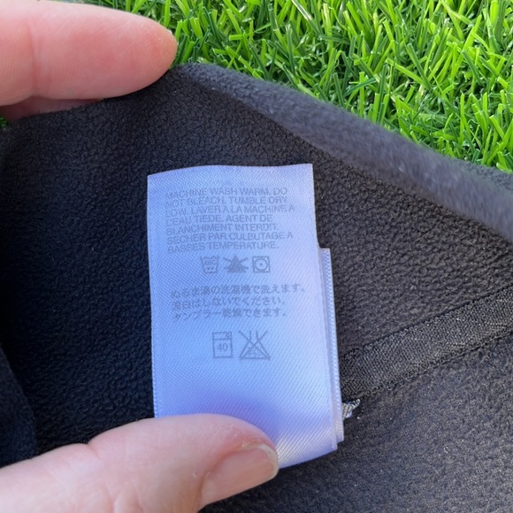 THE NORTH FACE Half Zip Pull Over - Picture 7 of 10